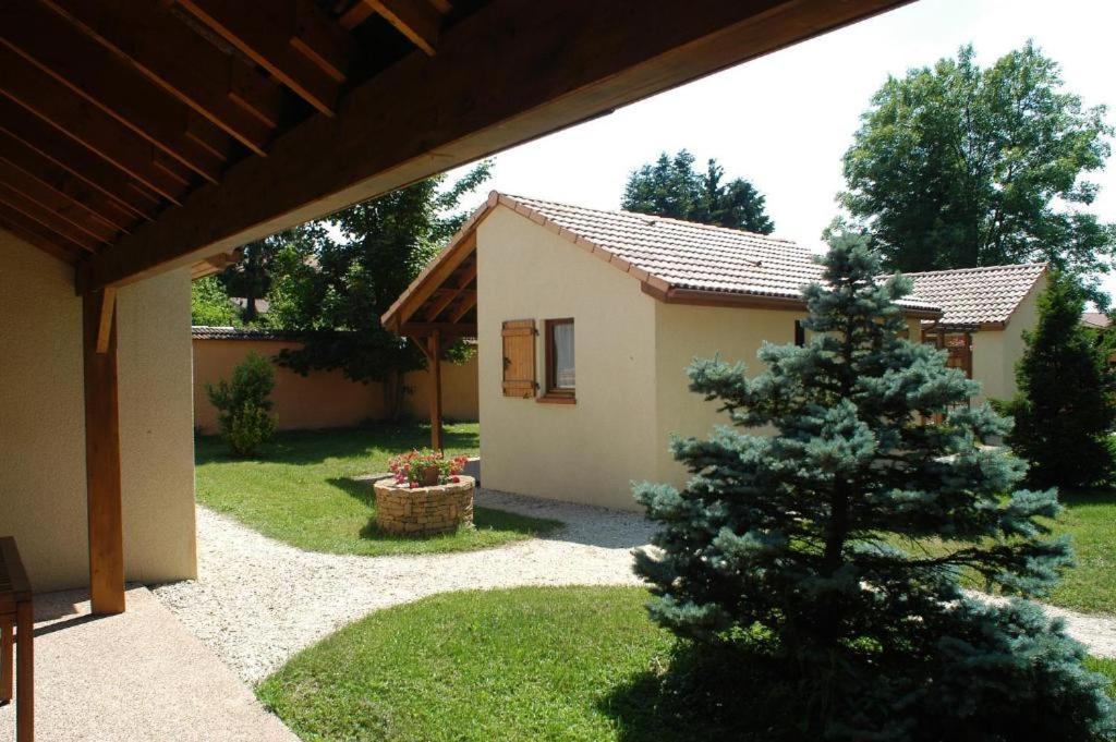 Les Jardins Du Castel Gites Annick Et Jean Paul Saint-Georges-d'Esperanche Exterior foto