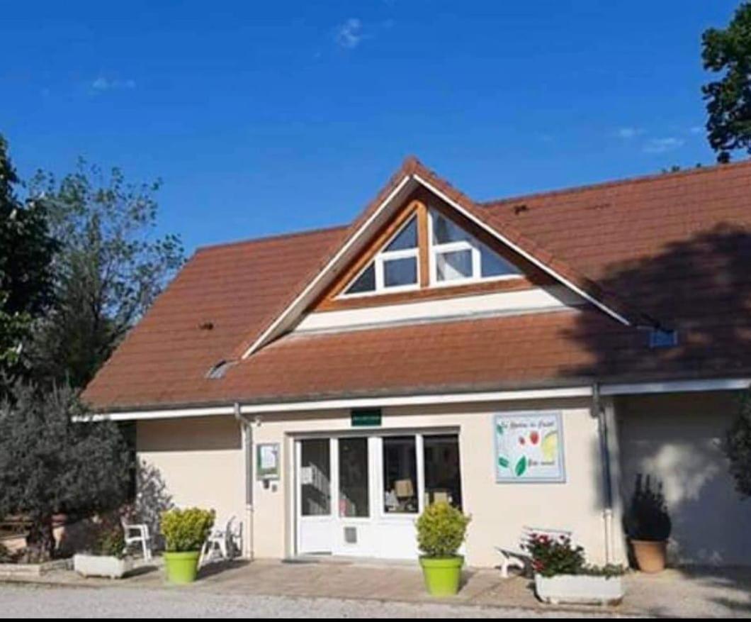 Les Jardins Du Castel Gites Annick Et Jean Paul Saint-Georges-d'Esperanche Exterior foto