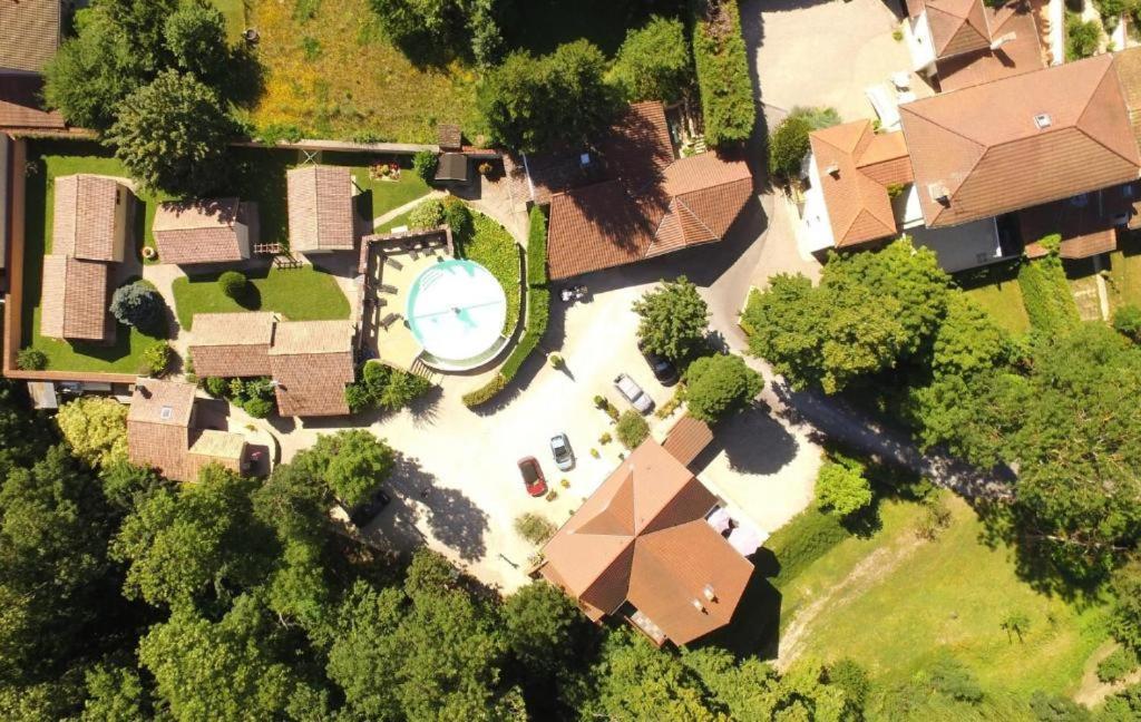 Les Jardins Du Castel Gites Annick Et Jean Paul Saint-Georges-d'Esperanche Exterior foto